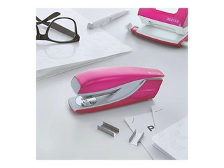 Stapler Leitz 5502 WOW, 30 sheets, pink