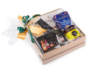 Gift set Anthon Berg chocolate pralines / Cachet chocolate / Coffee / Honey