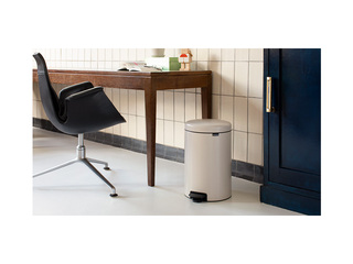Pedaaliga prügikast Brabantia, NewIcon, õrnbeež, 20l