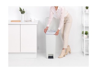 Pedaliga prügikast StepUp, helehall, 40l