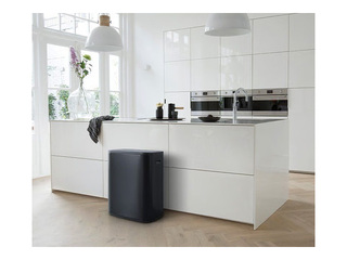 Atkritumu tvertne Brabantia Bo Touch, matēta, melna, 60l