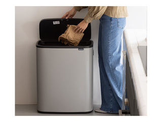 Atkritumu tvertne Brabantia Bo Touch, gaiši pelēka, 60l