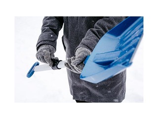 Snow shovel with telescopic handle, aluminum edge
