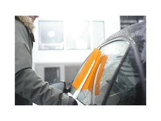Ice Scraper-Brush Fiskars SnowXpert, 67cm
