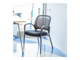 Külastajatool Torino, must