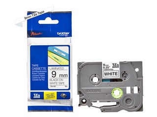 Ламинированная лента Brother  TZe-221 шириной 9 мм x 8 м, Чёрный текст на белом фоне
